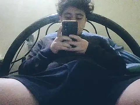 Snapshot of jorgexsuil2hh chatting on 10/18/25, 02:24 jorgexsuil2hh online show from 10/18/25, 02:24