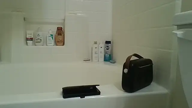 Snapshot of Scott654538 chatting on 10/16/25, 04:04 Scott654538 online show from 10/16/25, 04:04