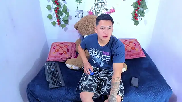 NataliaAndJulliam online show from 10/26/25, 03:18