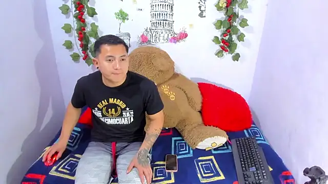 NataliaAndJulliam online show from 12/02/25, 03:41