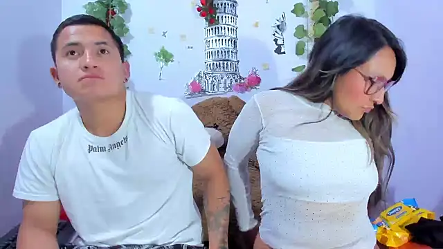 Snapshot of NataliaAndJulliam chatting on 02/02/26, 03:27 NataliaAndJulliam online show from 02/02/26, 03:27