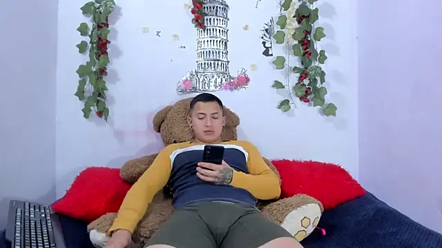 NataliaAndJulliam online show from 03/12/26, 05:02