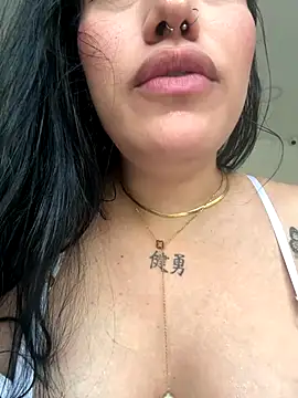 Bella  Wood online show from 09/28/25, 05:53