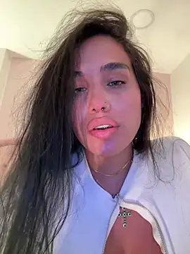 Snapshot of Bella__Wood chatting on 06/30/26, 09:26 Bella Wood online show from 06/30/26, 09:26