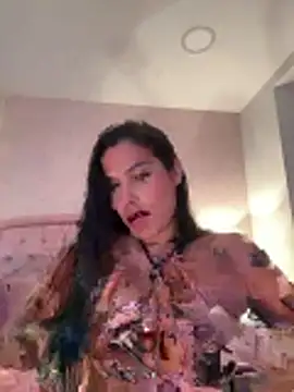 Bella  Wood online show from 04/12/26, 08:56