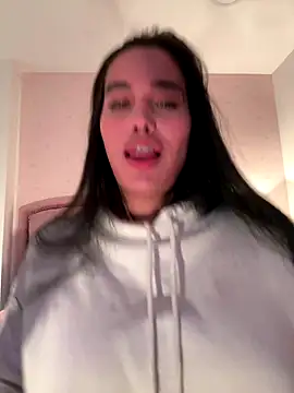 Bella  Wood online show from 10/12/25, 07:04