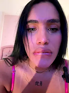 Bella  Wood online show from 11/16/25, 03:17