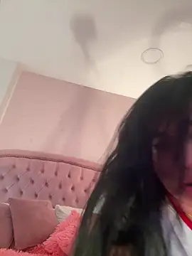 Bella  Wood online show from 11/14/25, 03:48