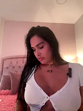 Bella  Wood online show from 11/25/25, 08:09