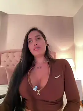 Snapshot of Bella__Wood chatting on 07/19/26, 08:38 Bella Wood online show from 07/19/26, 08:38