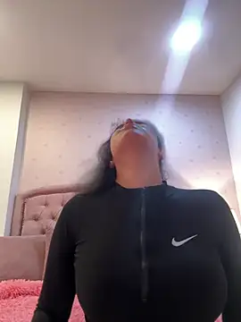 Bella  Wood online show from 03/12/26, 08:46