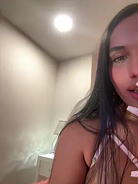 Bella  Wood online show from 03/25/26, 08:30