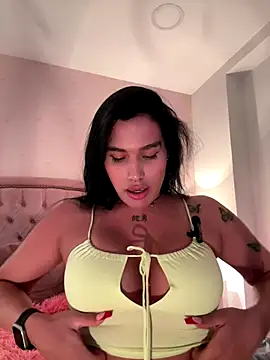 Bella  Wood online show from 11/12/25, 07:18