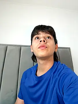 Snapshot of nico_leroy chatting on 10/04/25, 07:37 nico leroy online show from 10/04/25, 07:37