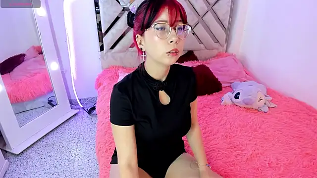 Snapshot of Nicol_Otome_ chatting on 10/11/25, 03:29 Nicol Otome online show from 10/11/25, 03:29