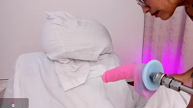 arynaughty20 online show from 11/07/25, 04:22