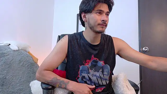 Snapshot of Elian_savoy chatting on 06/04/26, 02:27 Elian savoy online show from 06/04/26, 02:27
