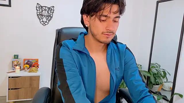 Snapshot of Elian_savoy chatting on 02/07/26, 01:24 Elian savoy online show from 02/07/26, 01:24