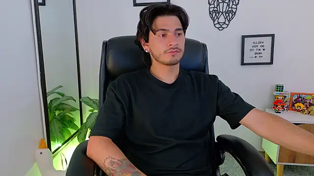 Snapshot of Elian_savoy chatting on 01/08/26, 02:06 Elian savoy online show from 01/08/26, 02:06