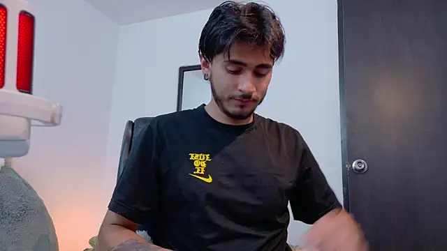 Snapshot of Elian_savoy chatting on 06/09/26, 04:02 Elian savoy online show from 06/09/26, 04:02