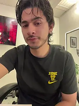 Snapshot of Elian_savoy chatting on 10/18/25, 12:23 Elian savoy online show from 10/18/25, 12:23
