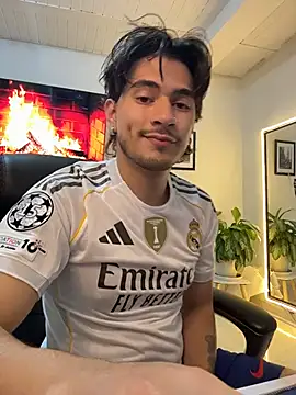 Elian savoy online show from 10/29/25, 02:21