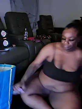 Snapshot of Thickkemzz41 chatting on 04/21/26, 06:53 Thickkemzz41 online show from 04/21/26, 06:53
