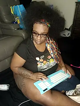 Snapshot of Thickkemzz41 chatting on 05/13/26, 09:38 Thickkemzz41 online show from 05/13/26, 09:38