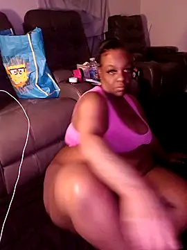 Snapshot of Thickkemzz41 chatting on 04/23/26, 06:42 Thickkemzz41 online show from 04/23/26, 06:42