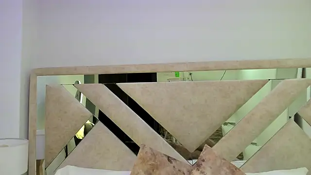 ximena vasquez8 online show from 12/19/25, 04:16