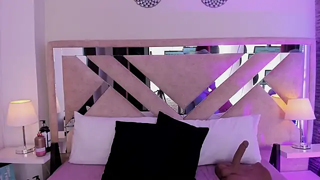 ximena vasquez8 online show from 04/01/26, 04:25