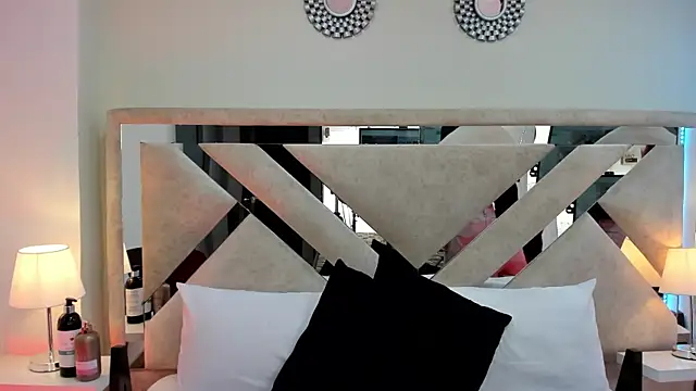 ximena vasquez8 online show from 04/13/26, 03:54