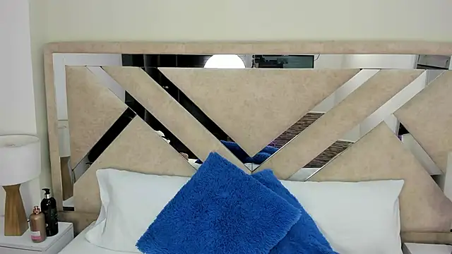 ximena vasquez8 online show from 01/11/26, 04:30