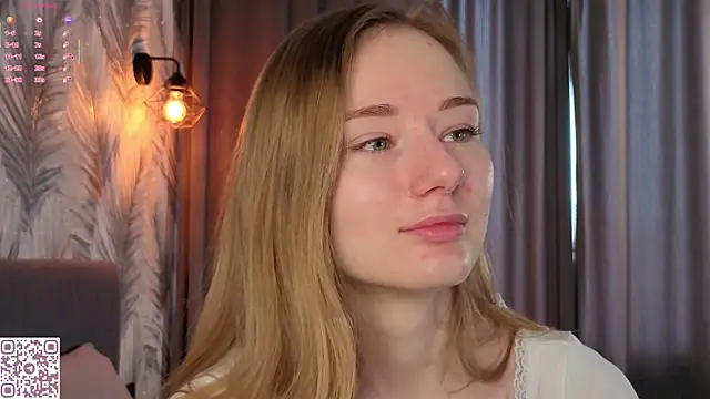 ElvinaRose online show from 05/04/26, 04:38