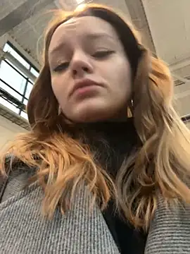 Snapshot of Cum_girlss chatting on 10/16/25, 05:49 Cum girlss online show from 10/16/25, 05:49