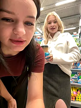 Snapshot of Cum_girlss chatting on 09/15/25, 04:02 Cum girlss online show from 09/15/25, 04:02