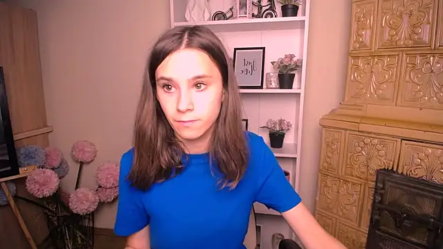 Snapshot of RosaRay_ chatting on 07/18/26, 06:00 RosaRay online show from 07/18/26, 06:00
