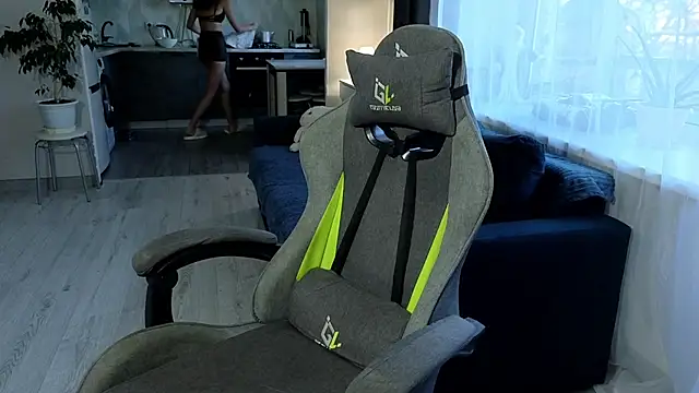 BelleWild online show from 10/30/25, 04:22