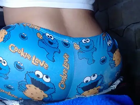 Snapshot of salmaextremeperver chatting on 10/31/25, 09:11 salmaextremeperver online show from 10/31/25, 09:11