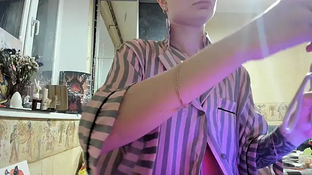 WatsonMi online show from 09/16/25, 03:46