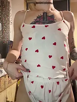 Snapshot of WatsonMi chatting on 02/05/26, 09:43 WatsonMi online show from 02/05/26, 09:43