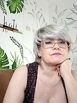 Catty Lady online show from 04/10/26, 07:43