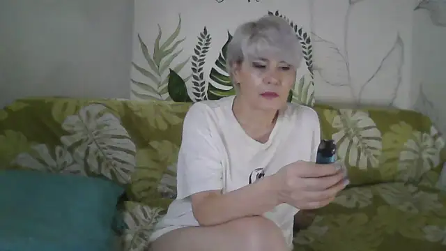 Catty Lady online show from 11/22/25, 06:07