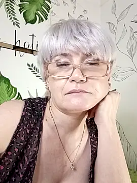 Catty Lady online show from 11/08/25, 08:56