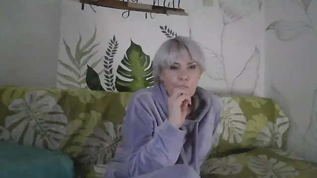 Catty Lady online show from 12/18/25, 06:34