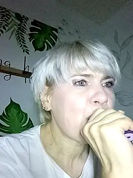 Catty Lady online show from 11/14/25, 07:06