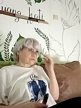 Catty Lady online show from 02/11/26, 08:41