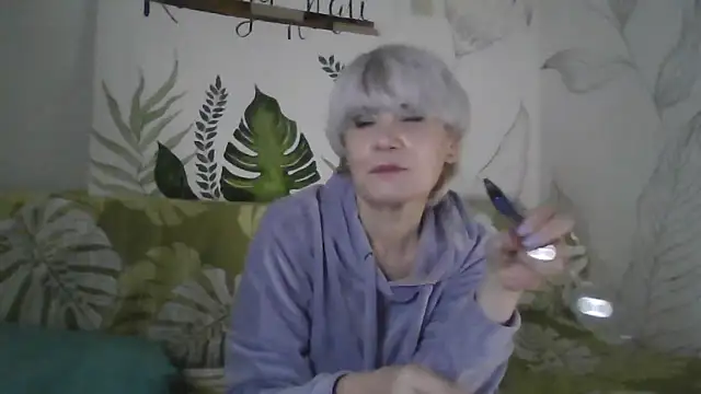 Catty Lady online show from 12/20/25, 05:49