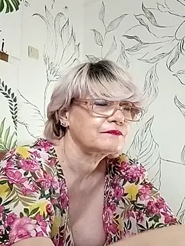 Snapshot of Catty_Lady chatting on 05/13/26, 07:10 Catty Lady online show from 05/13/26, 07:10