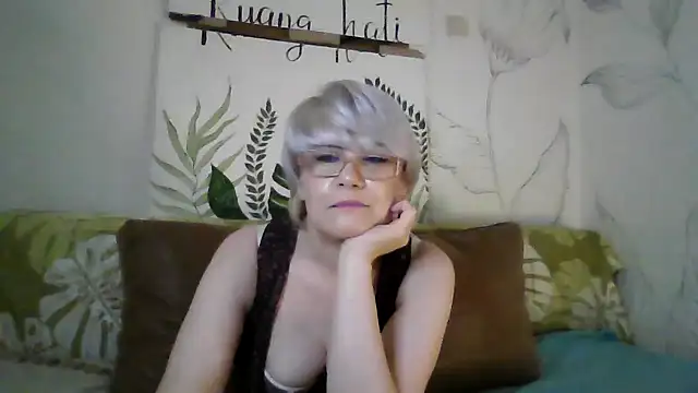 Catty Lady online show from 03/15/26, 07:54